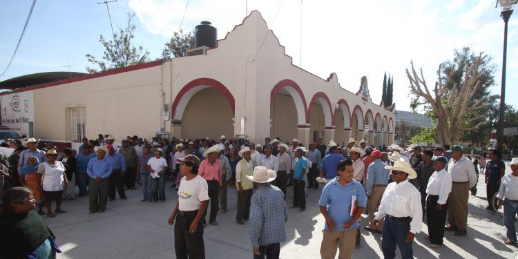 Pobladores de Juan N. Méndez retienen a trabajador del ayuntamiento tras operativo fallido 