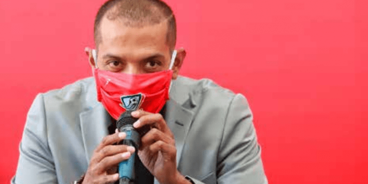 Lobos BUAP le saca la roja a Memo Aguilar