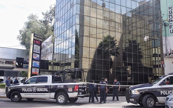 Vigilante de un edificio es asesinado en Puebla