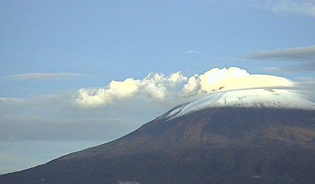 Popocatépetl registra 331 exhalaciones y caída de ceniza en las últimas 24 horas