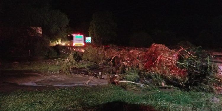 Tromba en Piaxtla deja una persona muerta e inundaciones en casas e iglesia