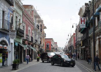 Automovilista agrede a policía de tránsito en el Centro Histórico 