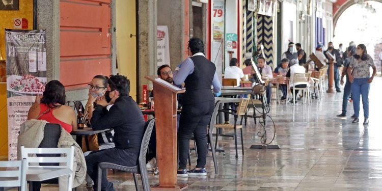 Sólo 60 restaurantes reabren sus puertas en Puebla este fin de semana 