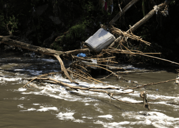 Atoyac: Profepa visita empresas debido a contaminación del río