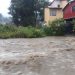 Río se desborda en Tlaola, Puebla y provoca evacuación de familias