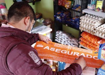 Decomisan 57 botellas de alcohol adulterado en El Seco
