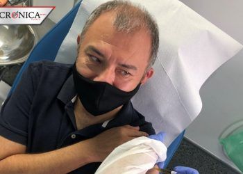 Ernesto Herrera, el primer mexicano en recibir una vacuna contra la COVID-19
