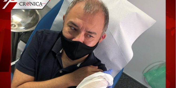 Ernesto Herrera, el primer mexicano en recibir una vacuna contra la COVID-19