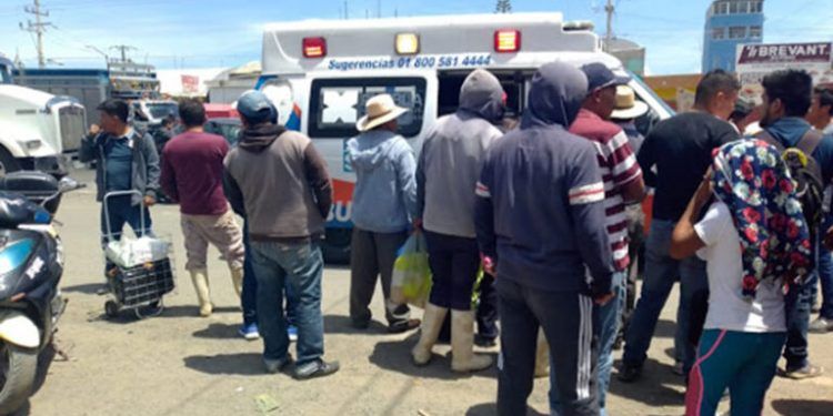 Asesinan a balazos a dos hombres atrás de Central de Abasto de Huixcolotla