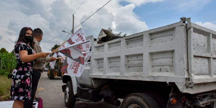 Inician obras de pavimentación en juntas auxiliares de Texmelucan