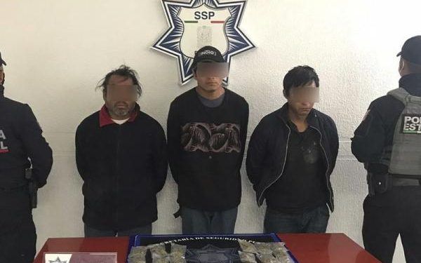 Trio de presuntos ladrones de autos son detenidos en la ciudad de Puebla