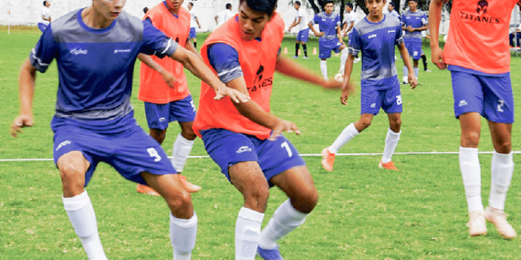 Creando futbolistas y excelentes personas