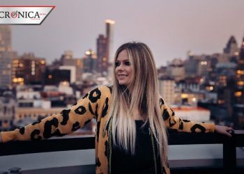 Avril Lavigne celebra sus 36 años con obra de caridad contra la enfermedad de Lyme