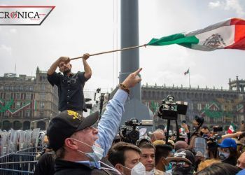 Contra AMLO: las fotos y videos de la llegada del Frenaaa al zócalo de CDMX