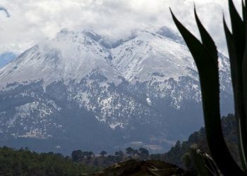 Alpinista muere tras accidente en el Pico de Orizaba; uno más resultó herido