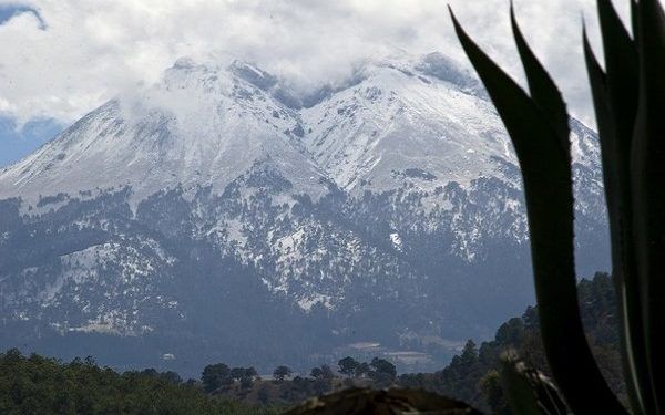 Alpinista muere tras accidente en el Pico de Orizaba; uno más resultó herido