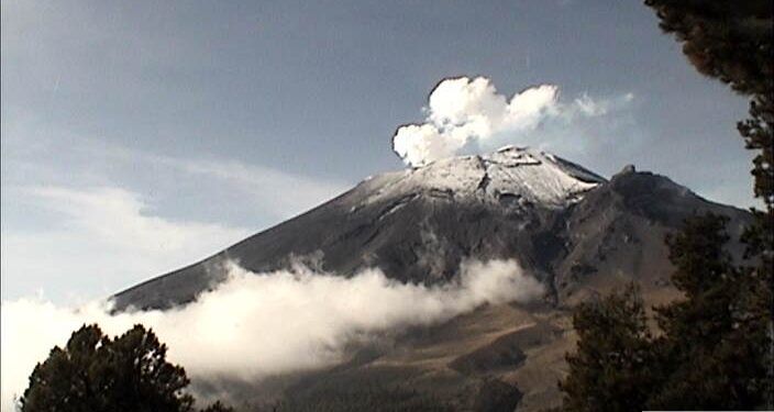 Popocatépetl registra 144 exhalaciones y posible caída de ceniza en las últimas 24 horas