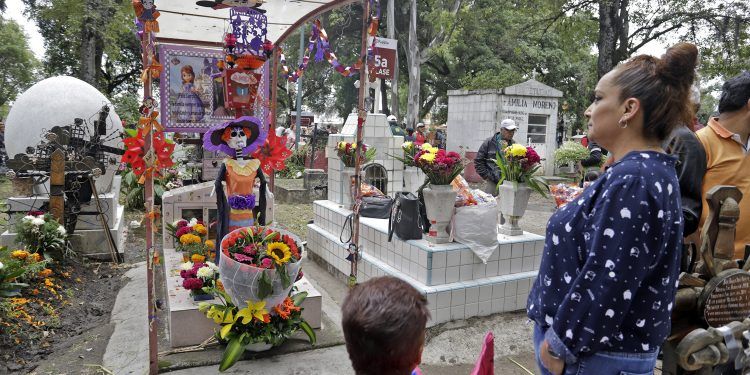 Gobierno del estado anuncia reapertura de panteones en Puebla