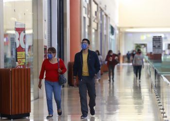 Restaurantes y centros comerciales podrán abrir los domingos 