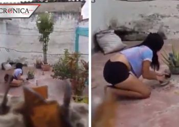 Captan a mujer realizando presunto ritual para atraer el amor en su casa (VIDEO)