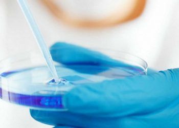 Eli Lilly suspende ensayo de anticuerpos contra COVID; terapia que elogió Trump