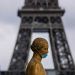 Macron anuncia toque de queda nocturno en París y otras ocho ciudades por COVID