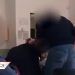 Maestro jalonea y golpea a estudiante por no usar cubrebocas (VIDEO)
