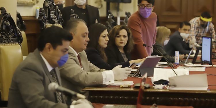 Ayuntamiento de Puebla acata resolución del TEE; devolverá compensaciones económicas