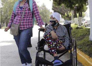 En la lucha contra cáncer y el desabasto