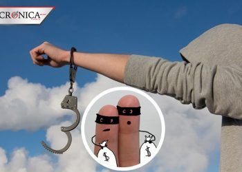 Captan a ciudadano cacheteando a ladrón después de asegurarlo en Edomex