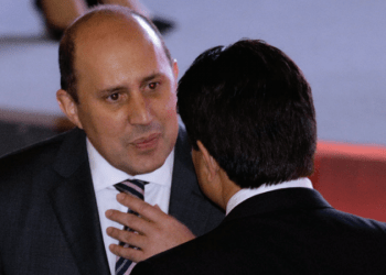 Acusa gobernador colusión de Manzanilla y Alonso