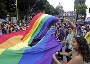 Discriminan servidores públicos a 60% de integrantes de la comunidad LGBTTTI