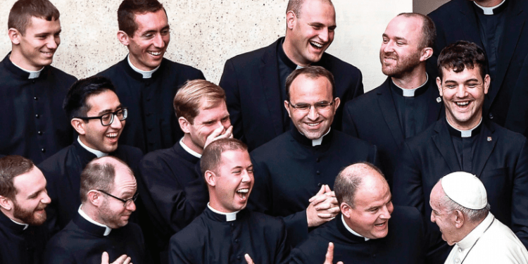¿Solemnes para ver al Papa?