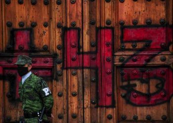 México dicta prisión a militar por la desaparición de los 43 de Ayotzinapa