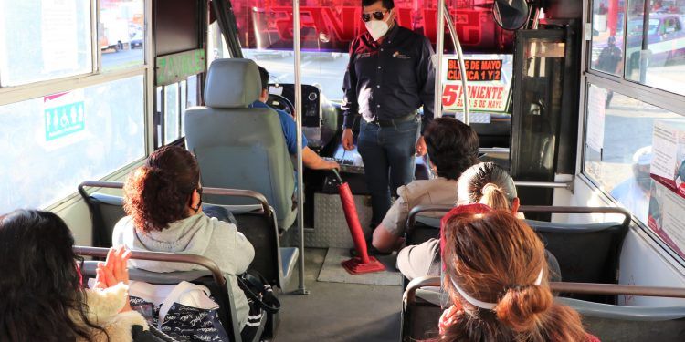 Movilidad de Puebla infracciona 32 unidades por rebasar cupo de pasajeros