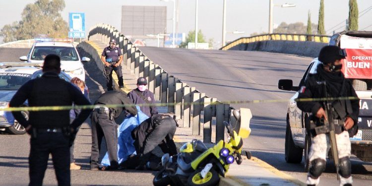 Policía auxiliar de Puebla muere en el puente de Joaquín Colombres