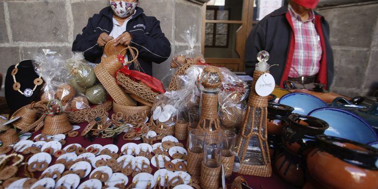 Inauguran “Navidad Orgullo Puebla» en apoyo a productores y artesanos