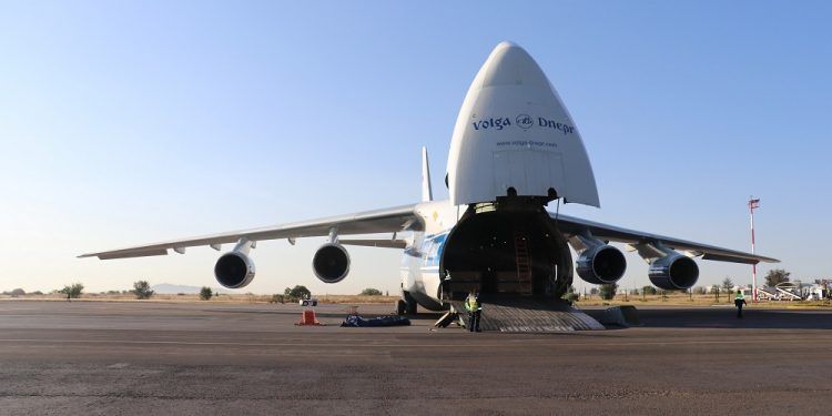 Avión de carga más grande del mundo llega al aeropuerto de Huejotzingo, Puebla