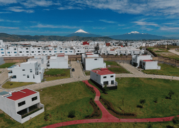 Pese a COVID-19, renta y venta de viviendas se recuperan 10%