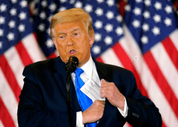 Donald Trump reconoce triunfo de Biden pero dice que le hicieron «trampa»