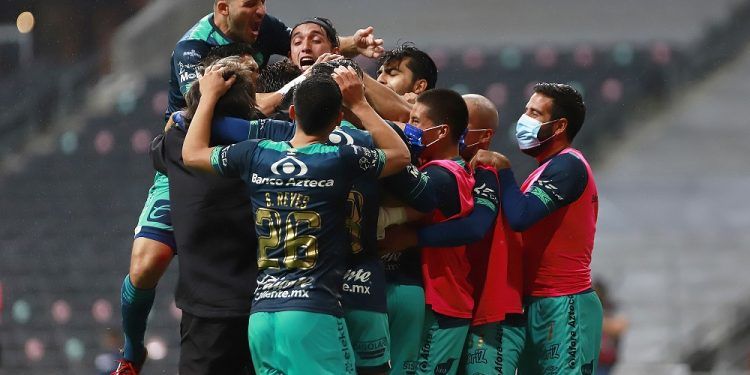 Un duelo de héroes y alegrías