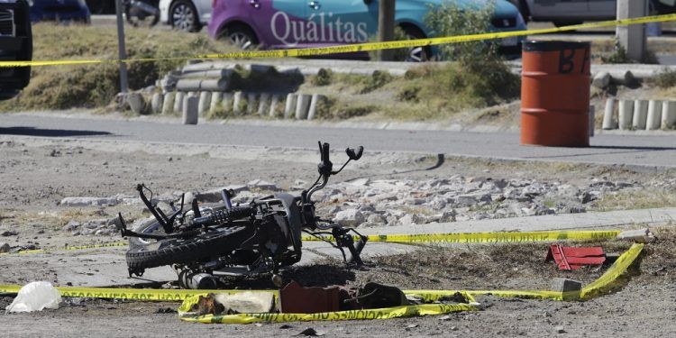 Explosión de una moto afuera del Cereso de Puebla, mensaje entre reclusos: Barbosa