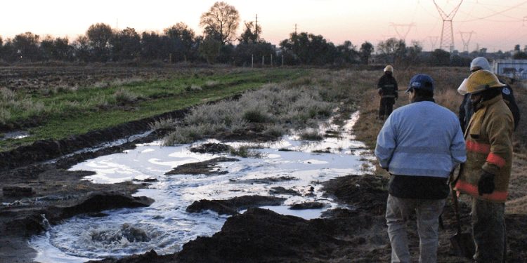 Huachicoleros echan a perder tierra fértil de 25 municipios
