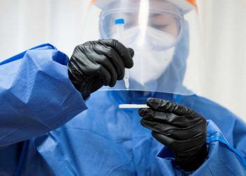 Europa espera aprobar la vacuna contra la COVID de Pfizer en diciembre, y la de Moderna, en enero