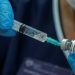 La vacuna será un arma poderosa, pero sola no acabará con la pandemia: OMS