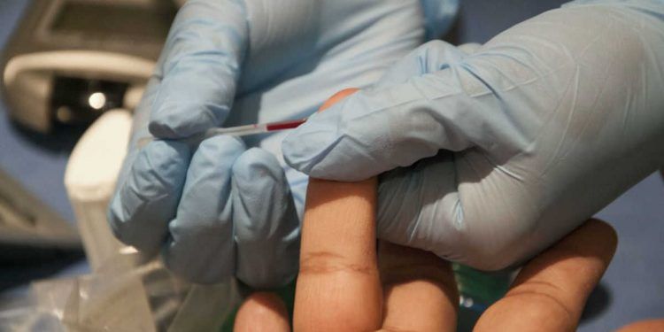 Moderna comienza a probar su vacuna contra COVID-19 en adolescentes