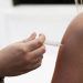 Moderna comienza a probar su vacuna contra COVID-19 en adolescentes