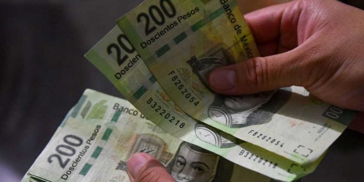 Coparmex pide al gobierno subsidiar alza al salario mínimo en 2021