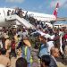 Explosiones y ataque en aeropuerto de Yemen deja al menos 16 muertos