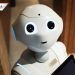 Chef robot sirve comidas en escuelas chinas para evitar contagios de COVID-19